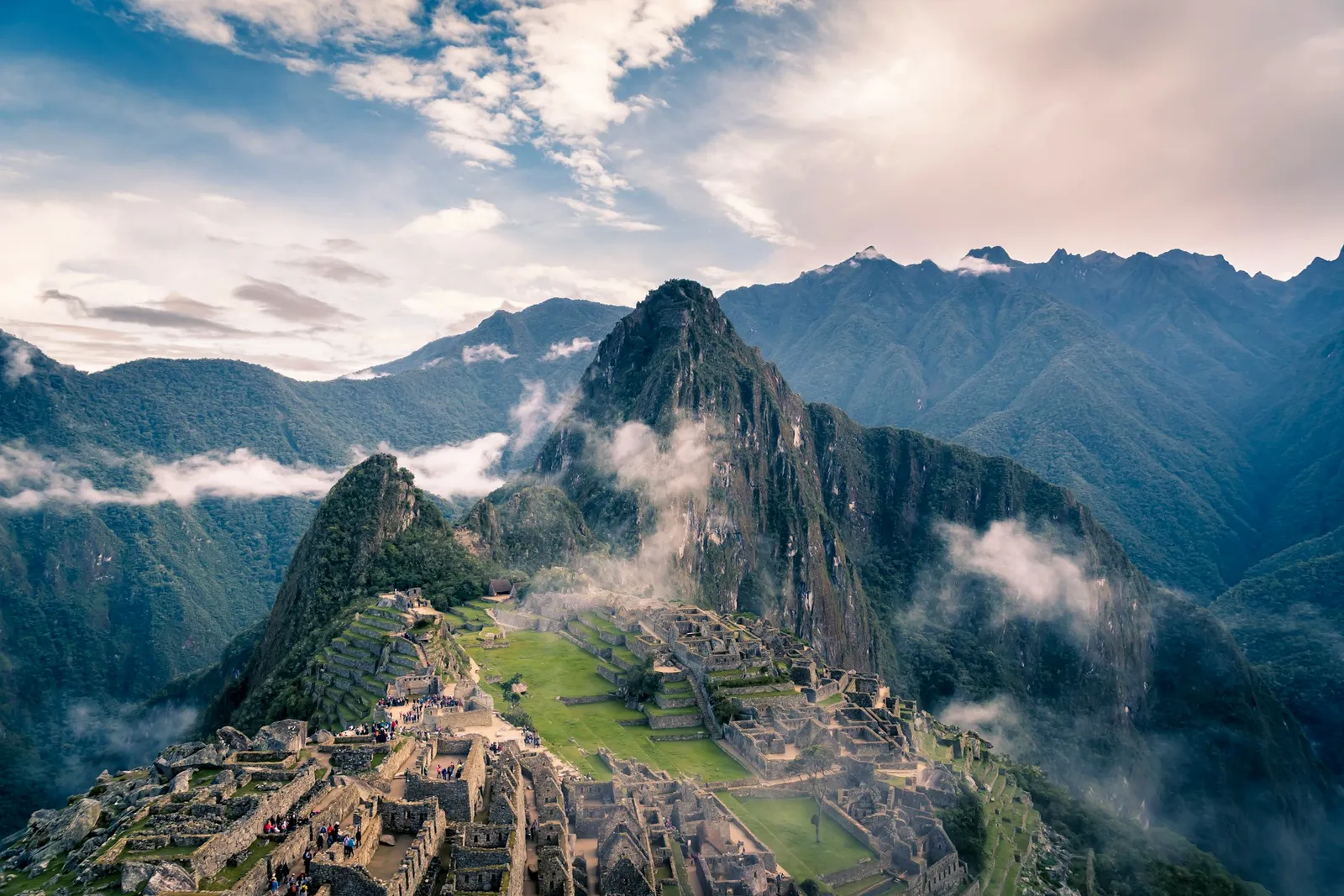 Peru Boat Tour Guide