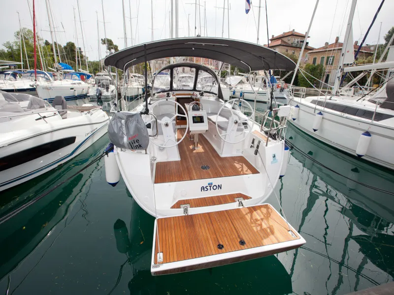 Aston - Yelkenli içinde Zadar