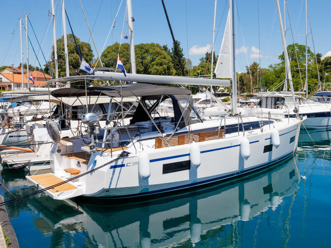 Petra - Sailboat in Zadar