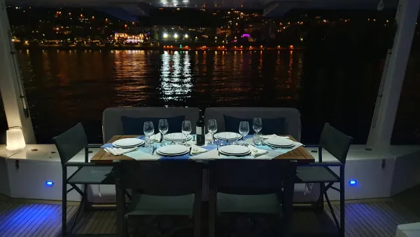 COCKPIT DINER