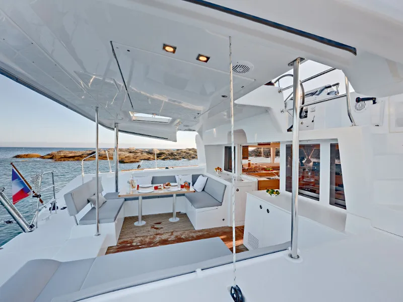 Caliente - Katamaran içinde Vlichada