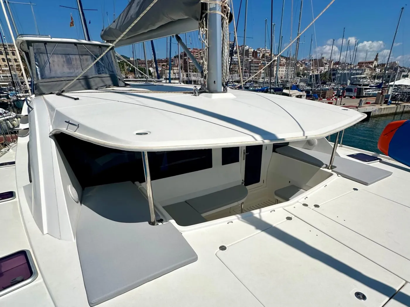Tongaroa - Catamaran in El Masnou