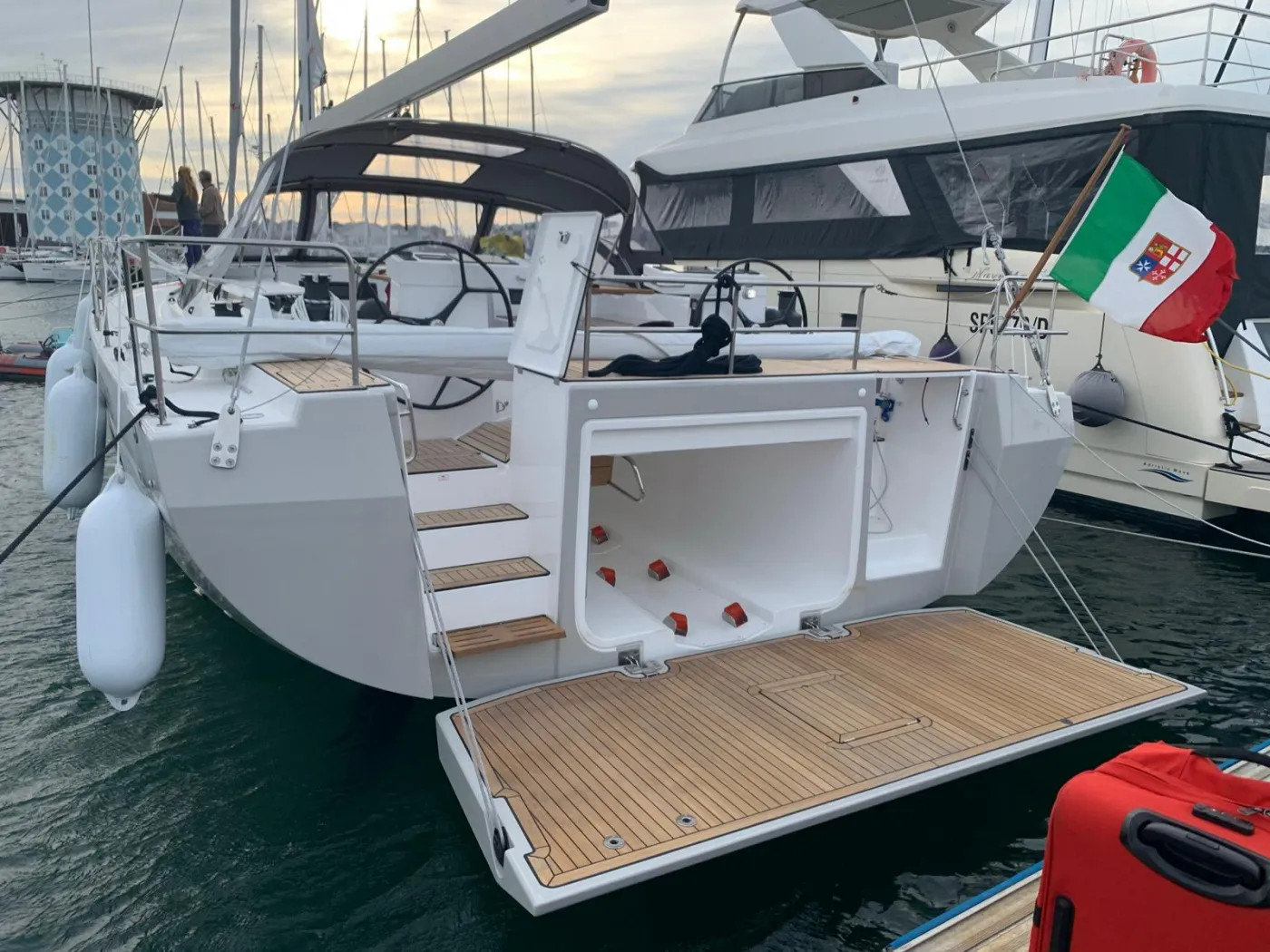 MAI MAI - Yelkenli içinde Castellammare di Stabia