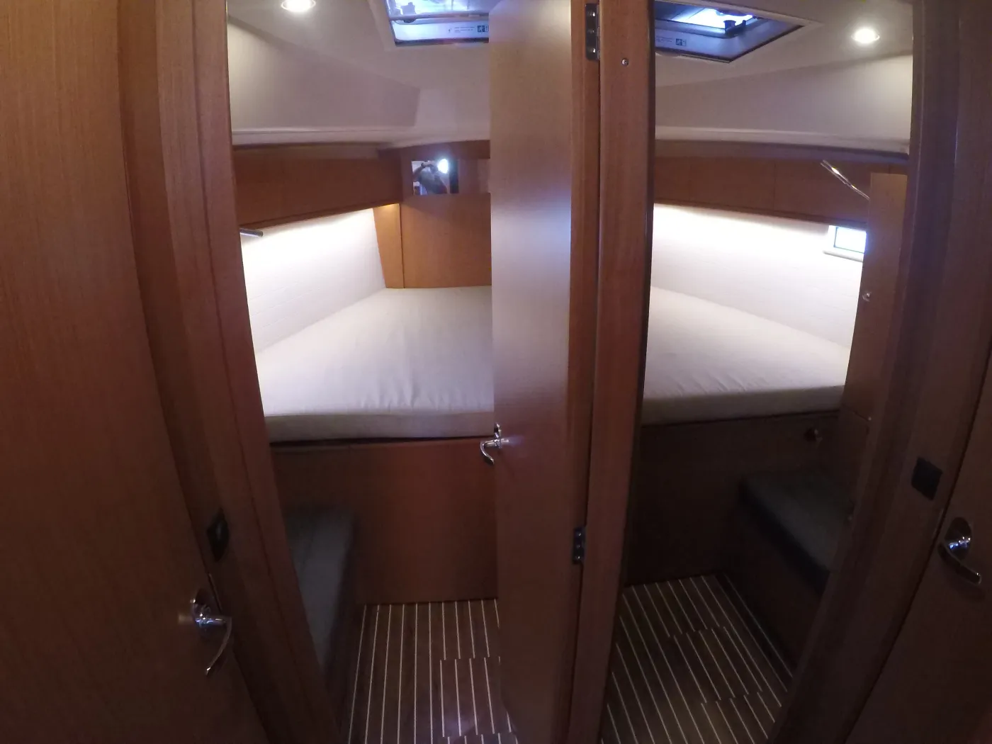 Chriseli - Yelkenli içinde Nikiana