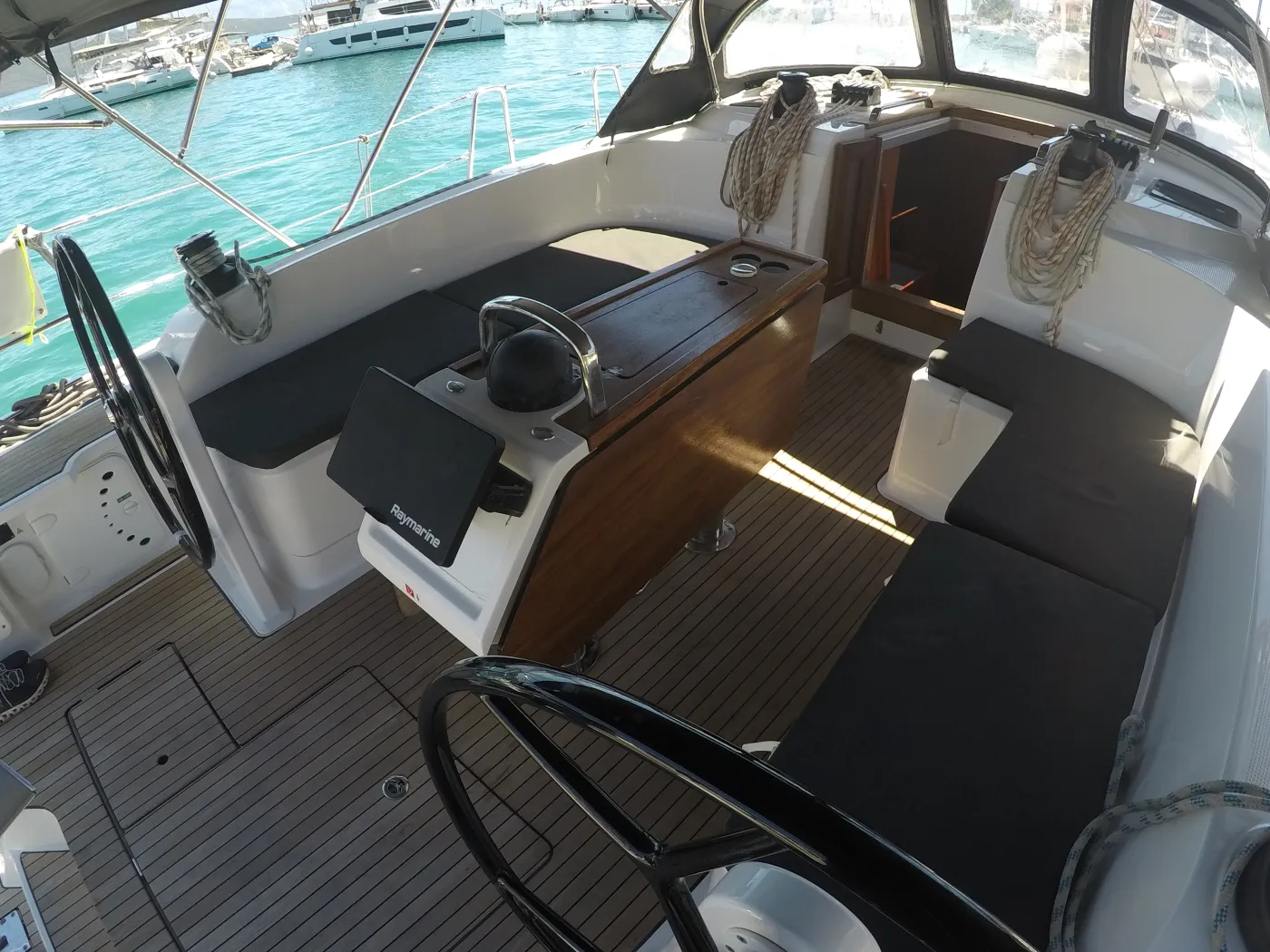 Chriseli - Yelkenli içinde Nikiana