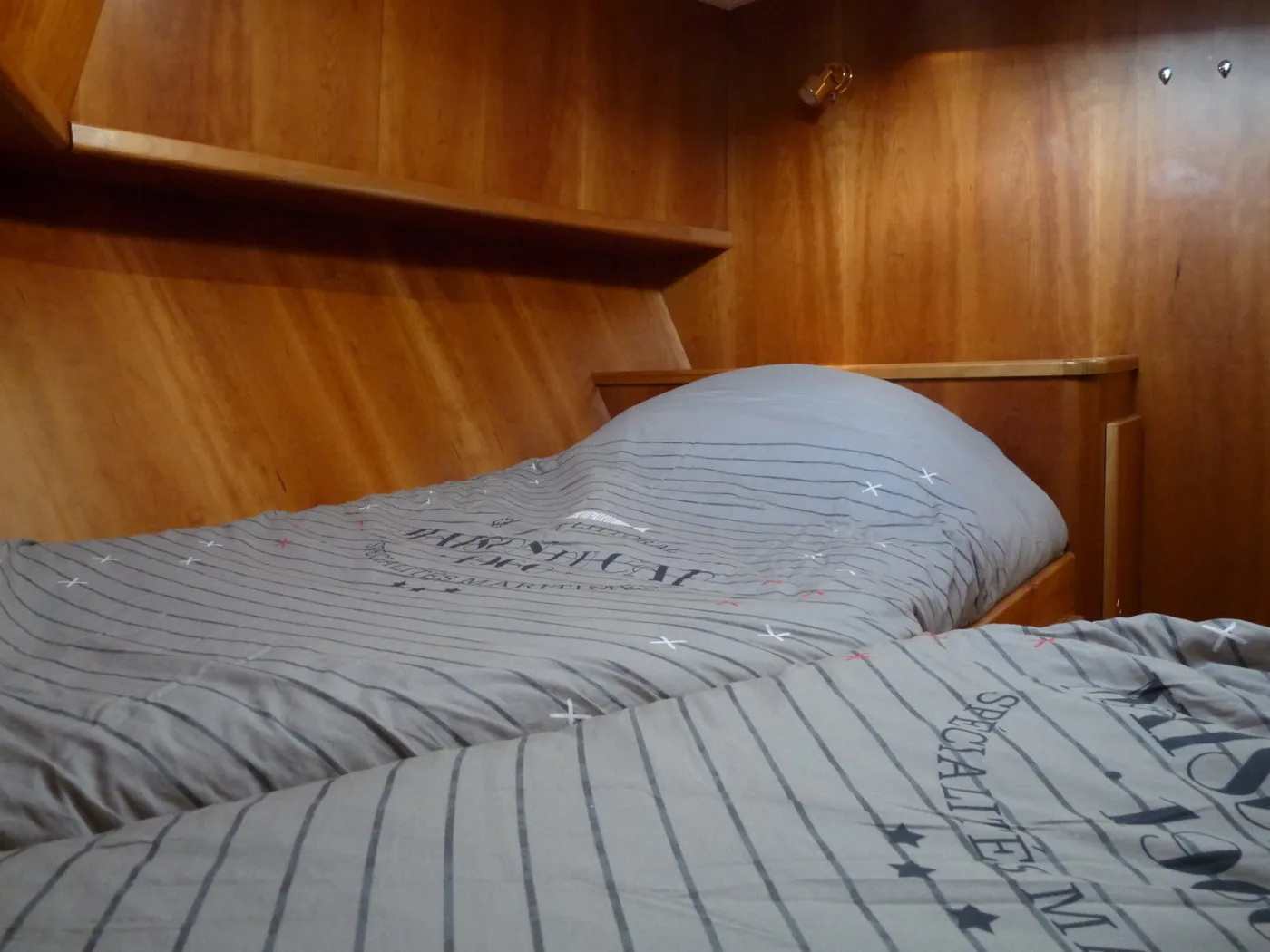 Mimarli - Motor Yat içinde Akkrum