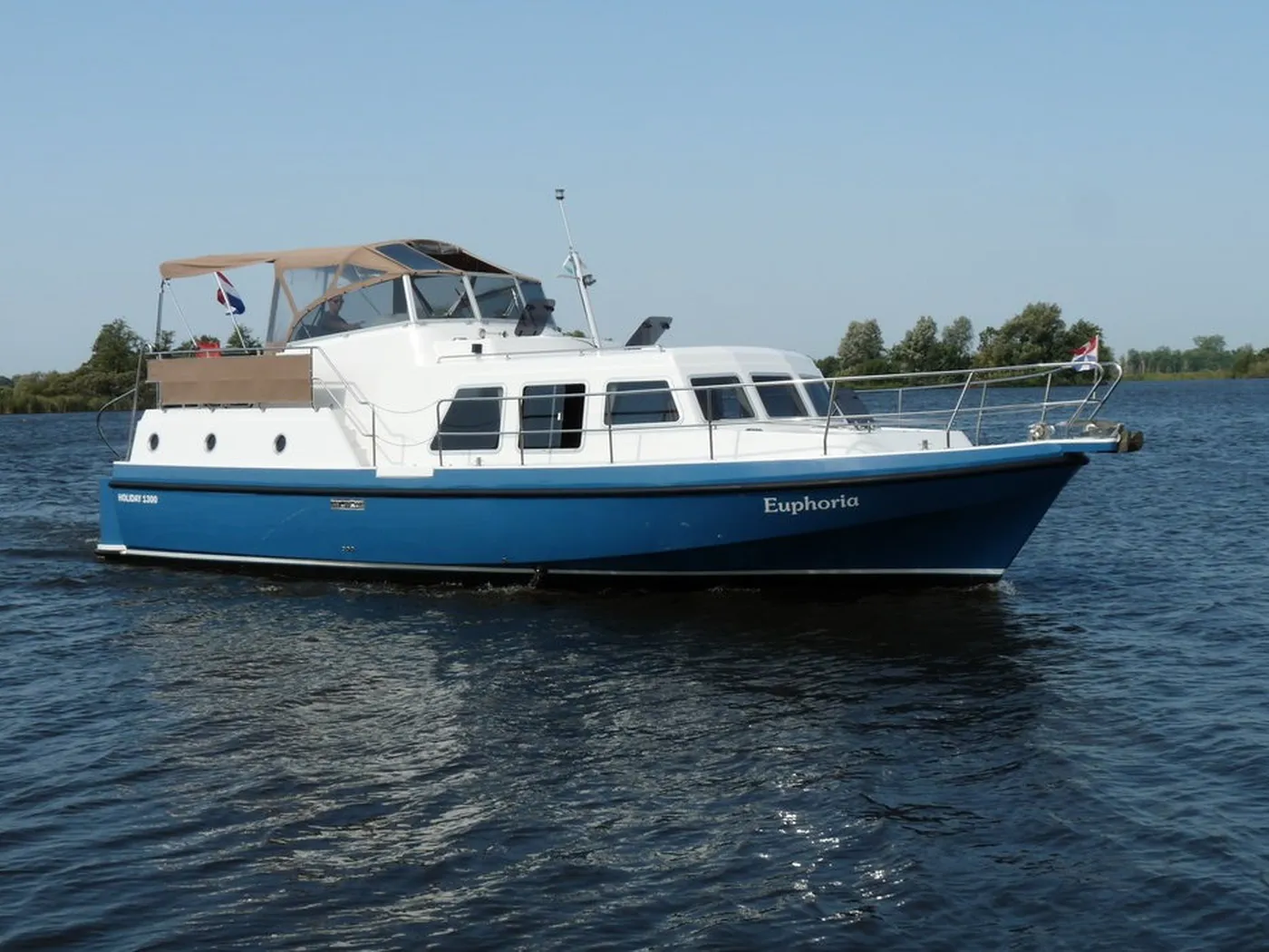 Euphoria - Motor Yat içinde Akkrum