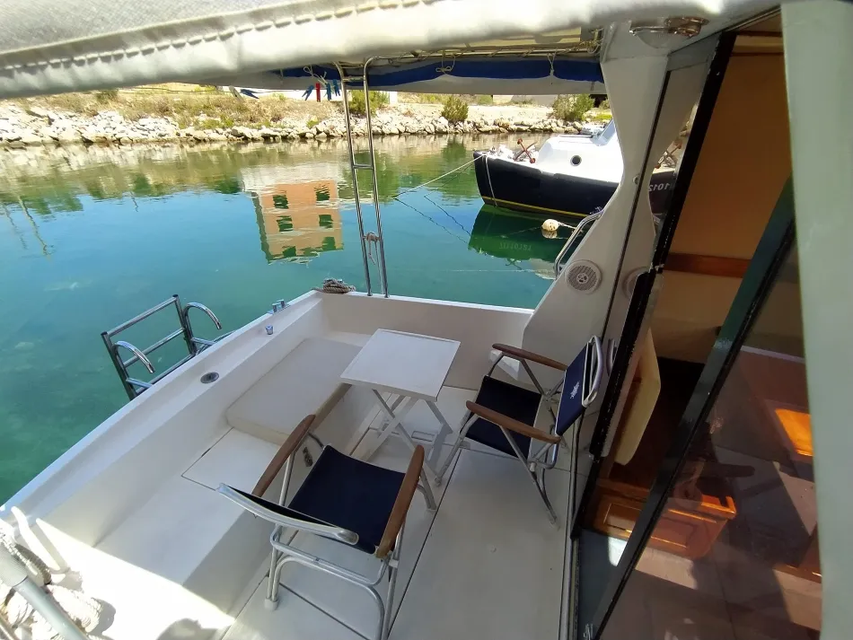 Ana - Motor Yacht in Brbinj