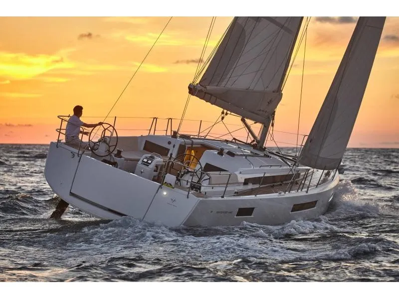 APOLLONAS - Sailboat in Kontokali