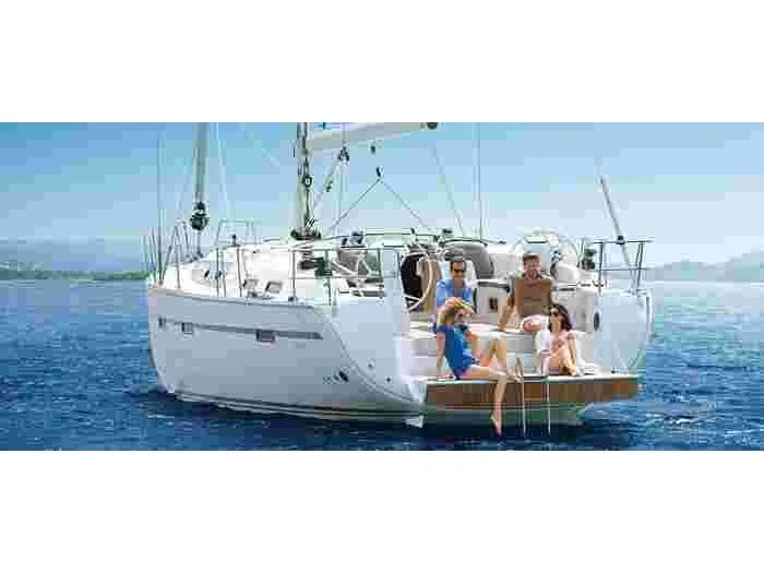 RENEE - Sailboat in Skiathos