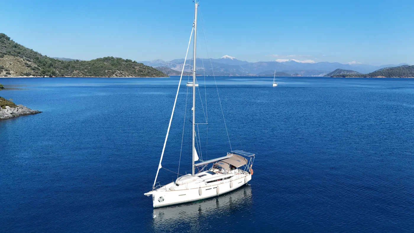 Foxy - Sailboat in Karagözler