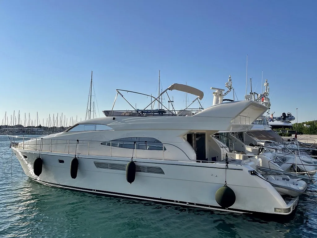 LA VIE - Motor Yacht in Bibinje