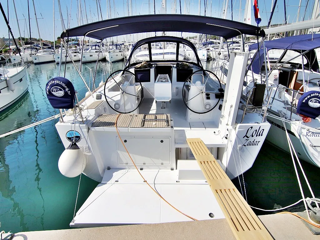 LOLA - Sailboat in Bibinje