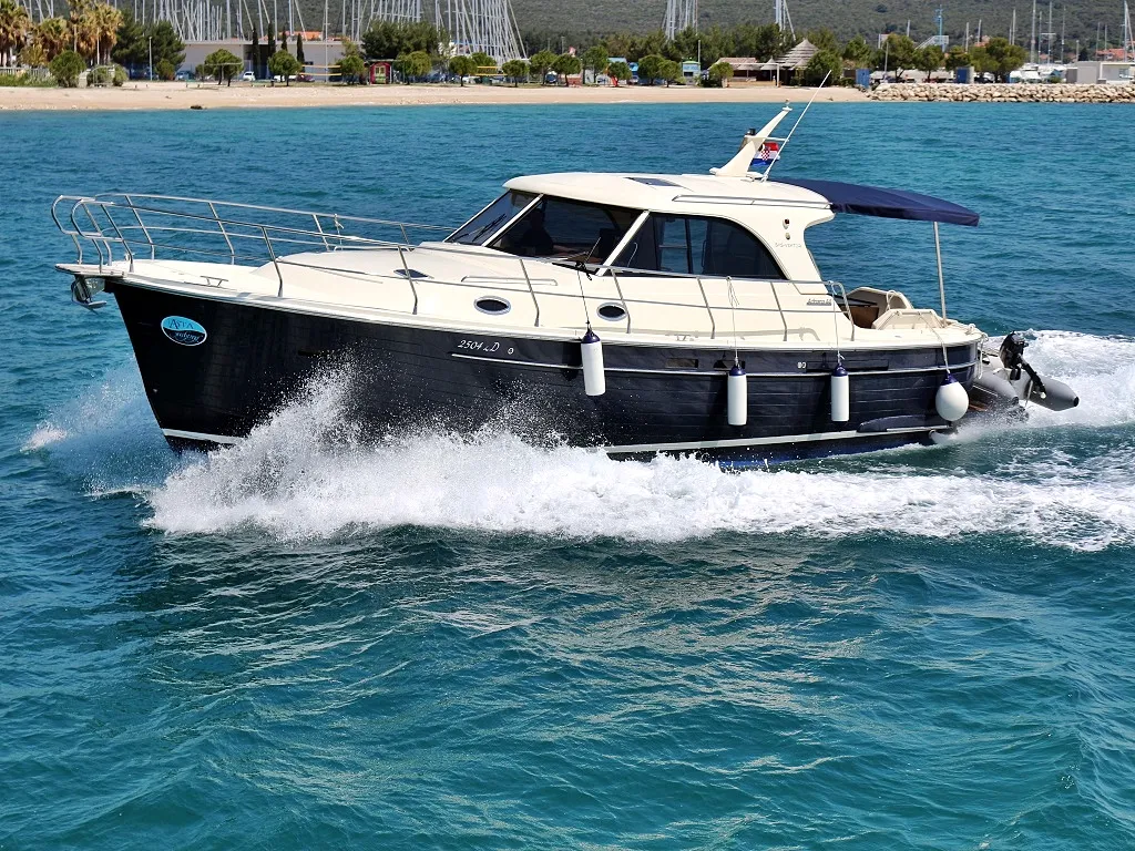 FRANKA - Motor Yacht in Bibinje
