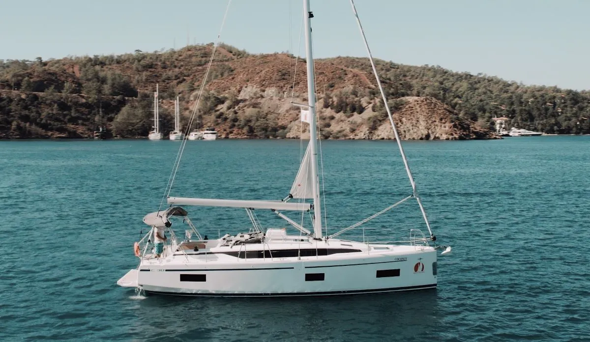 COCONUT - Sailboat in Karagözler