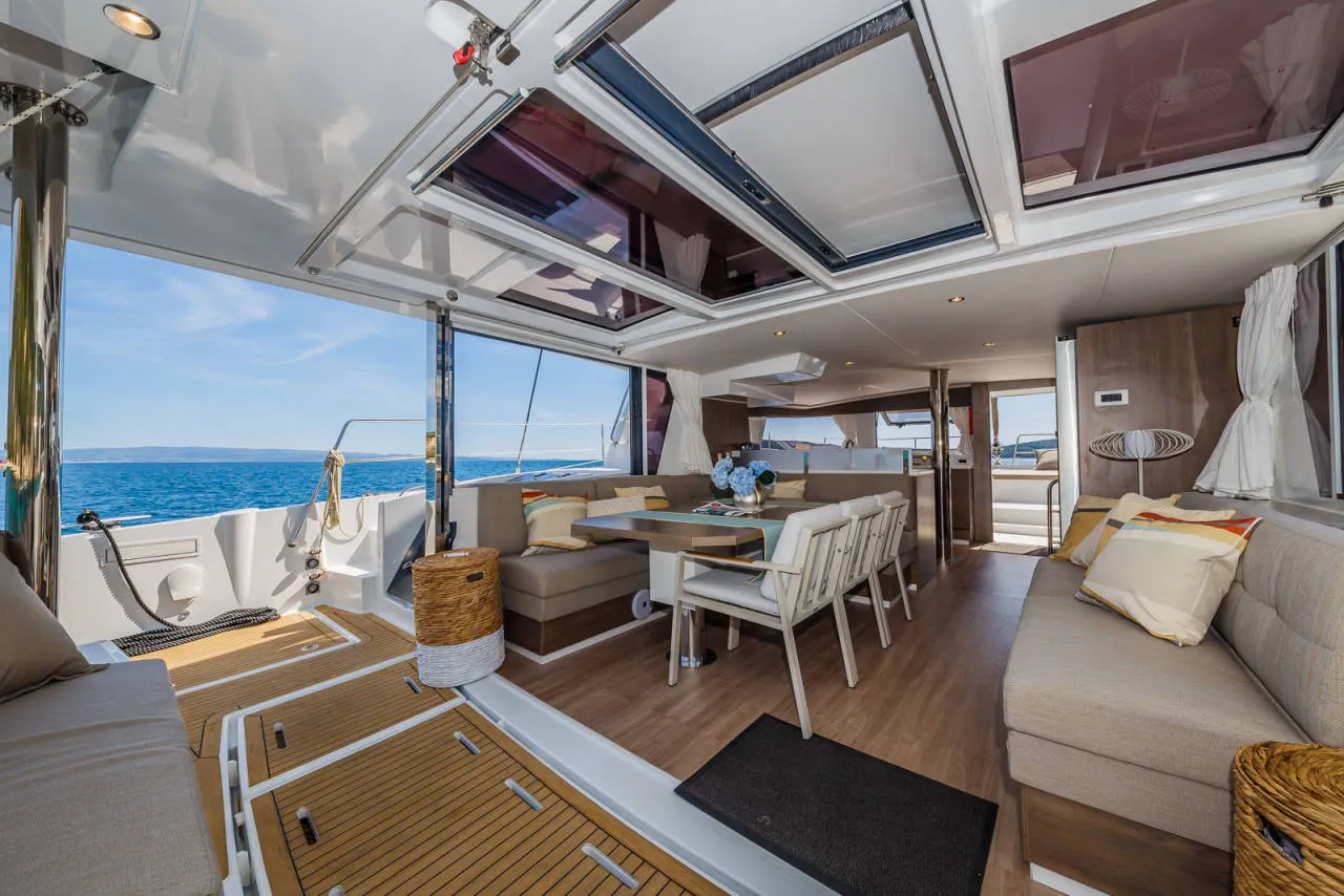 MIRAGE - Catamaran in Karagözler