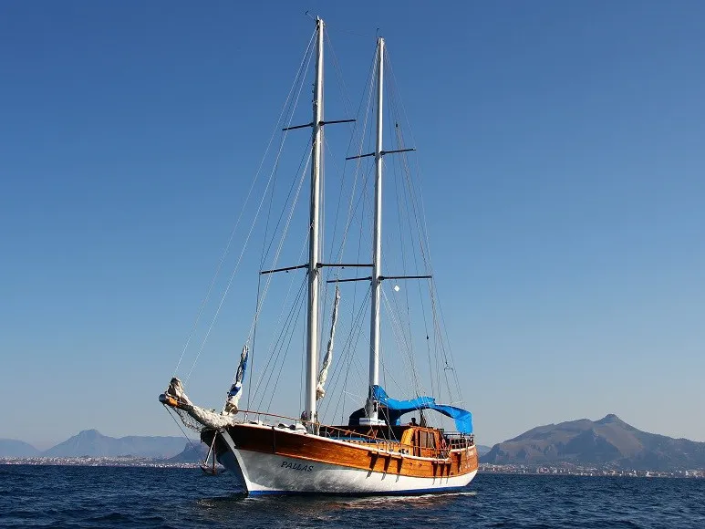 Pallas - Gulet içinde Lipari