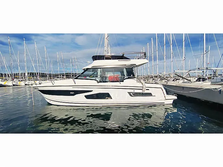 Morska Vila - Motor Yacht in Drage