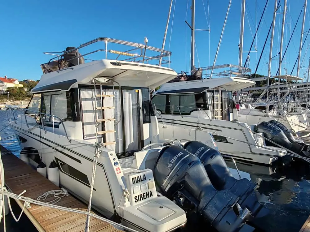 Mala Sirena - Motor Yacht in Drage