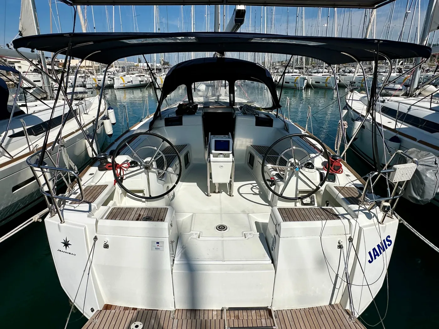 Janis - Sailboat in Bibinje