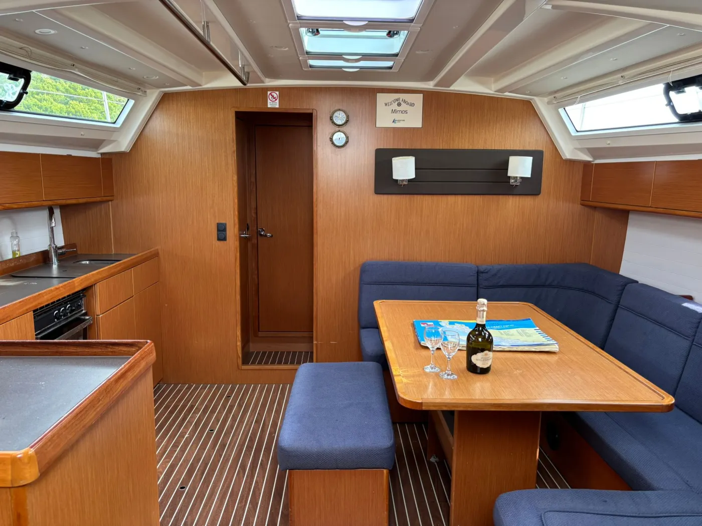 Mimas - Sailboat in Drage