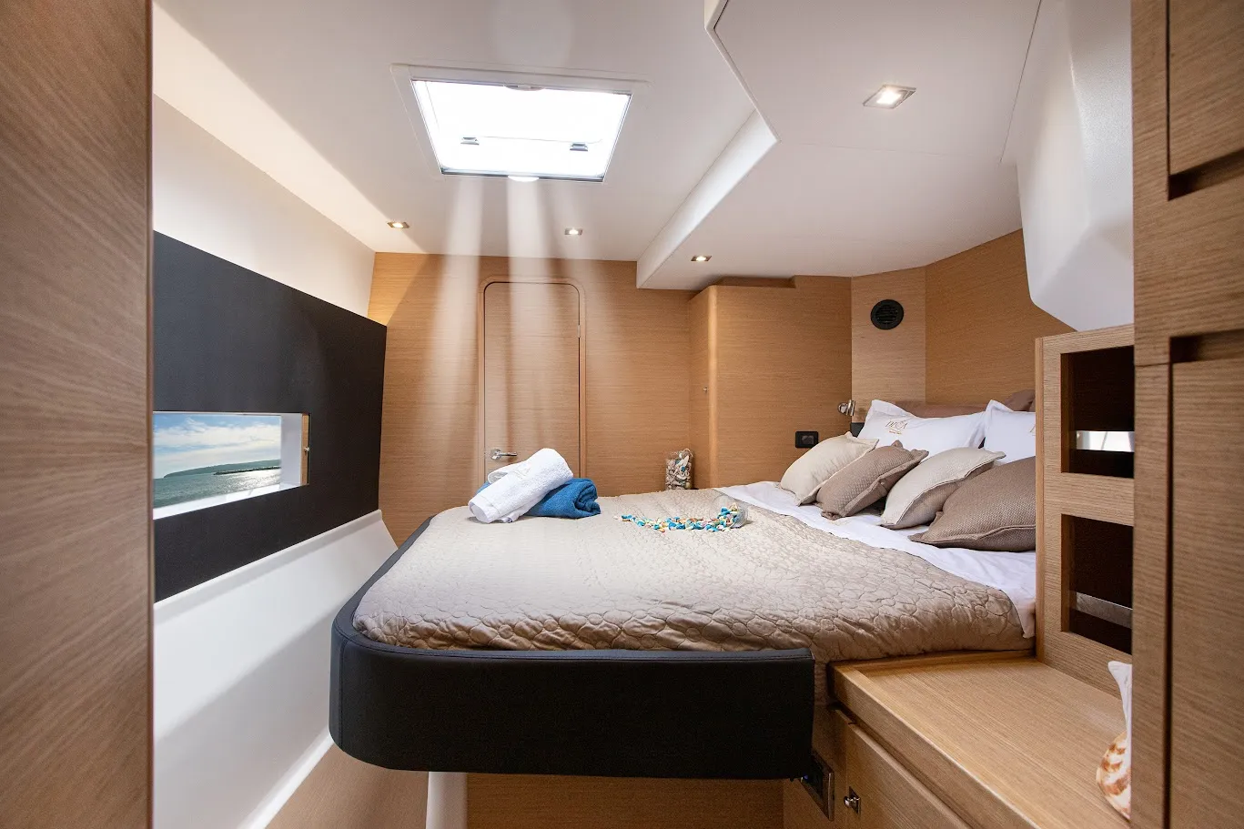 Diva - Skippered - Catamaran in Alimos