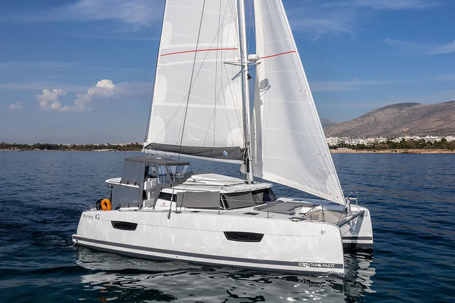 NOU NOU 1 - Skippered - Green Wave - Catamaran in Alimos