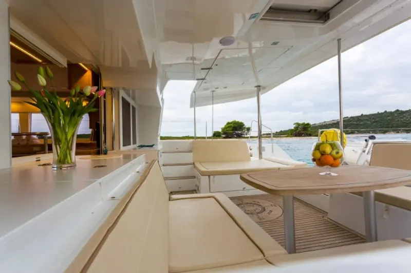 Alba Mouse - Catamaran in Ploče