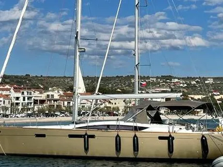 CHAMPAGNE - Yelkenli içinde Šibenik