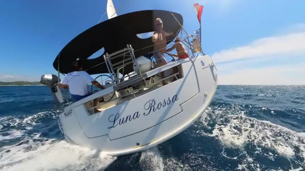 LUNA ROSSA