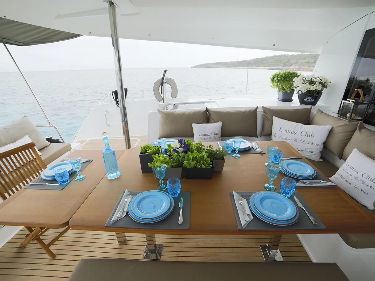 New Horizons 2 - Catamaran in Alimos