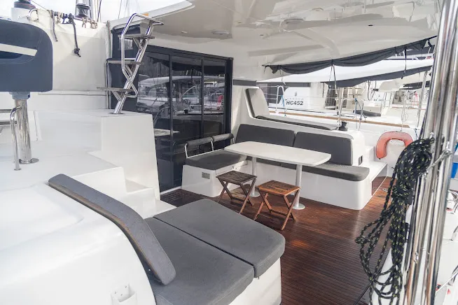 Ziromon - Catamaran in Providence
