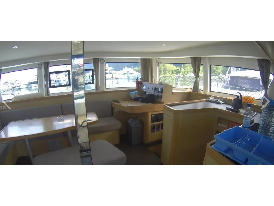 Manaha - Catamaran in Providence