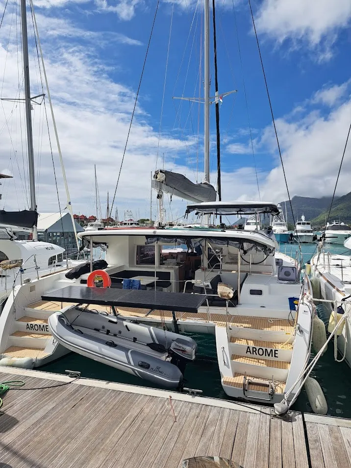 Arome - Catamaran in Providence