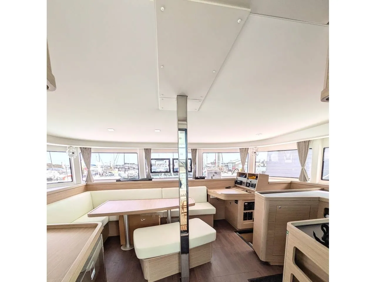 Zannannan - Catamaran in Providence