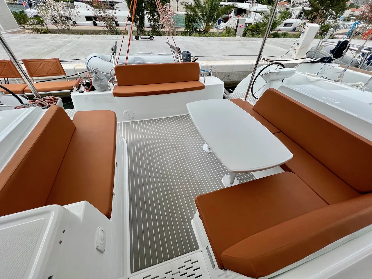 Silver Kiss - Catamaran in Komolac
