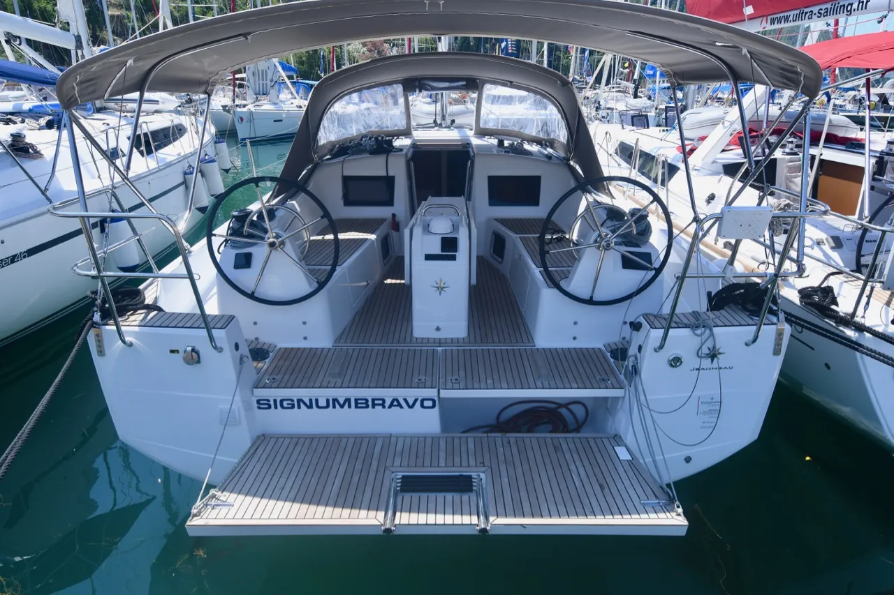 Signum Bravo - Sailboat in Komolac
