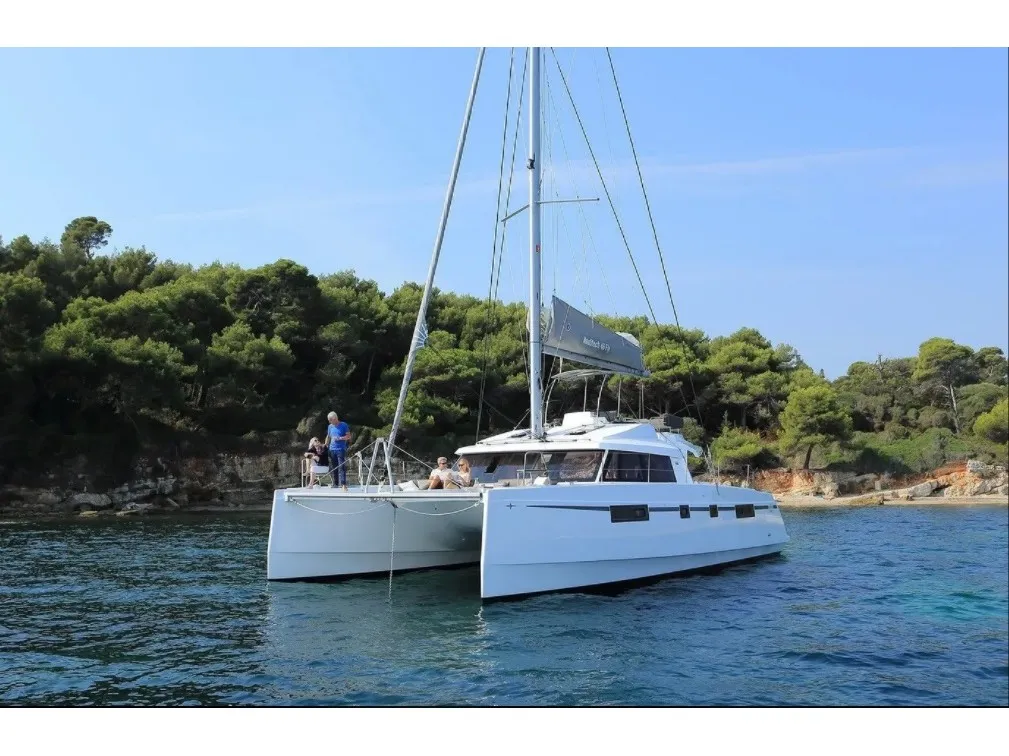 Aureliano - Catamaran in Alimos
