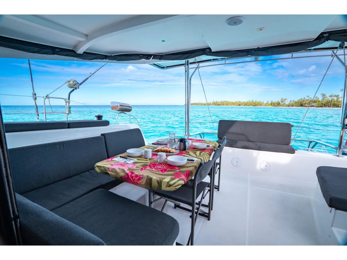 Poe Hina - Catamaran in Papeete