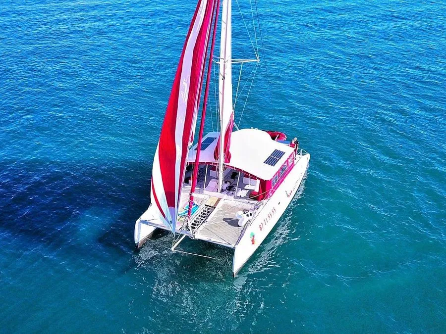 Poe Nui - Catamaran in Papeete