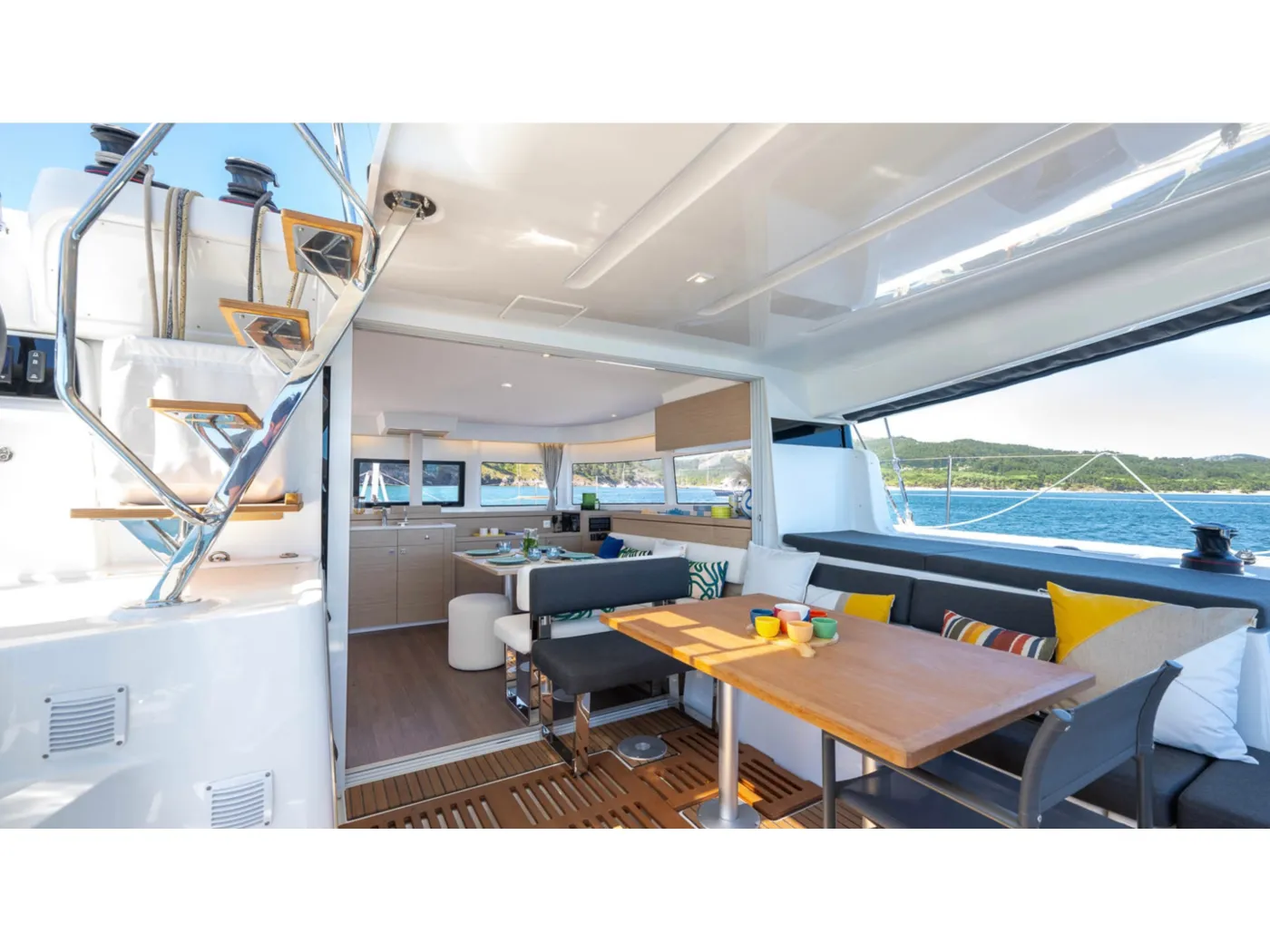 Premium - Catamaran in Papeete