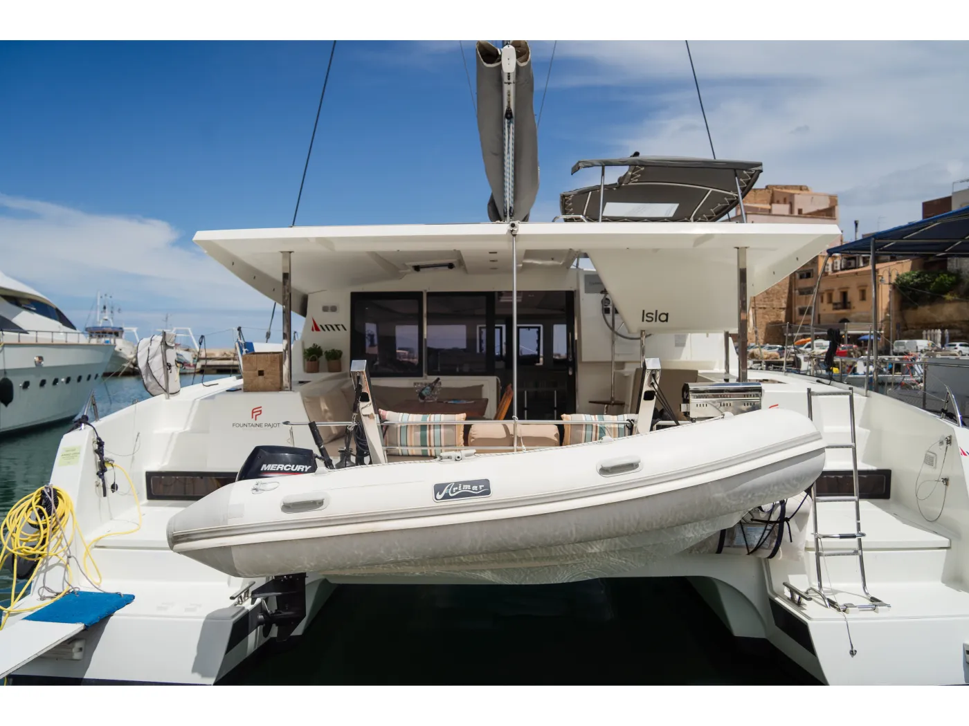 Isla - Catamaran in Castellammare del Golfo