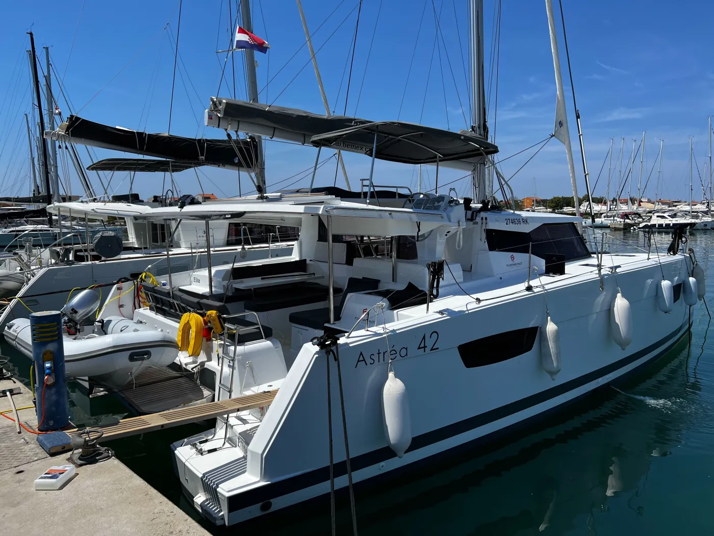 E L I T E - Catamaran in Bibinje