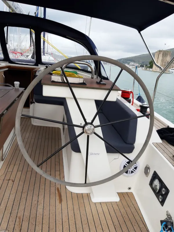 PRESTIGE - Sailboat in Trogir