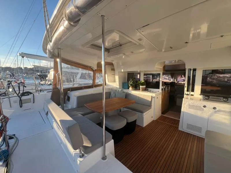 Branchia - Catamaran in Naples