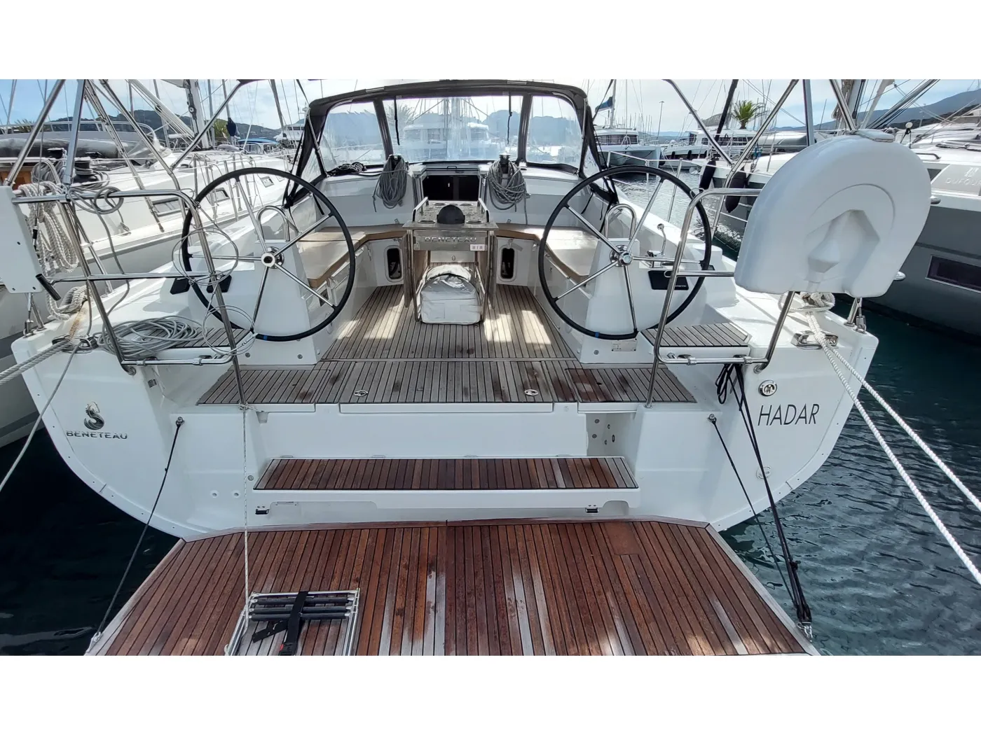 Hadar - Sailboat in Portisco