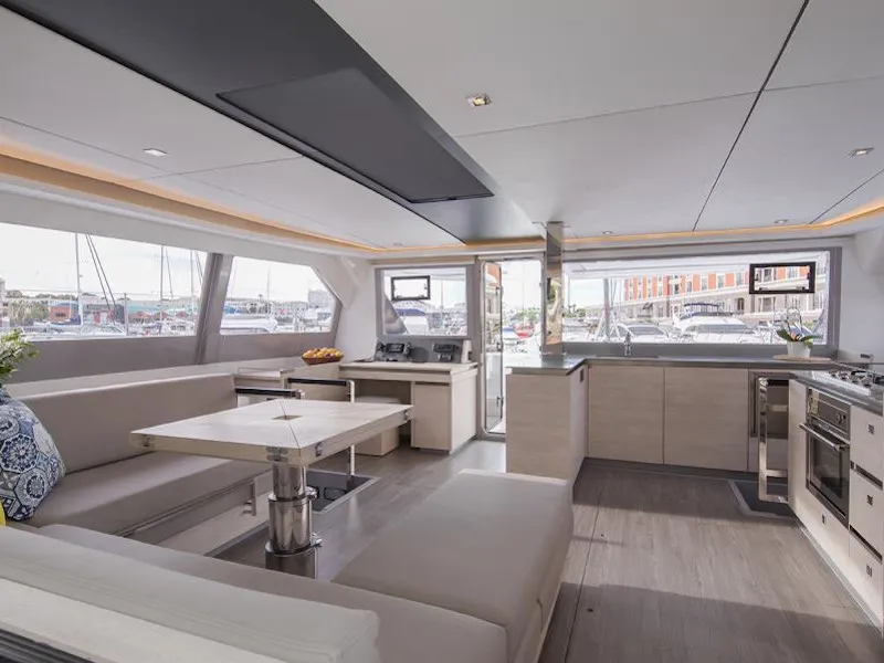 HAKUNA MATATA - Catamaran in Adaköy