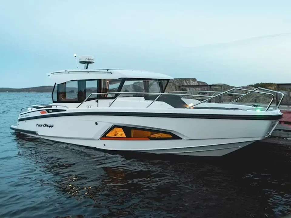 Sintaxion - Motor Yacht in Elefsina