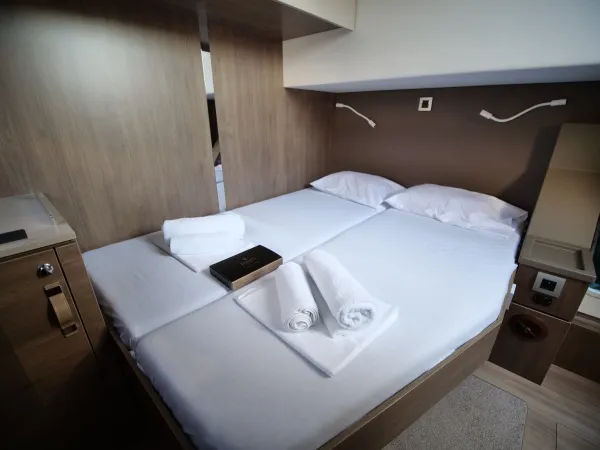 cabin with cockpit exit 2