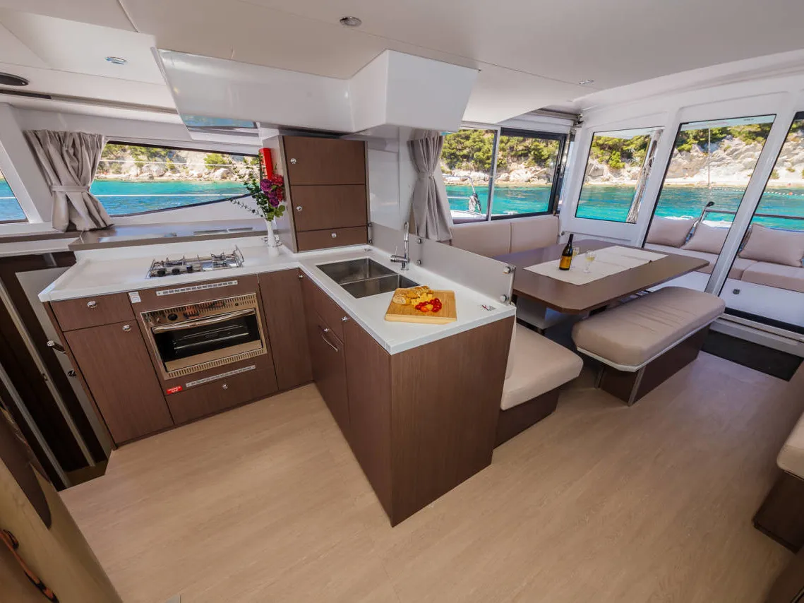 Azurea - Catamaran in Lavrio